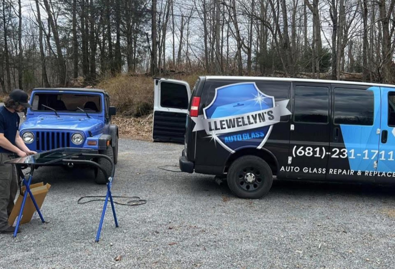 Windshield replacement service